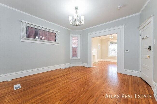 Building Photo - 476 N Washington St