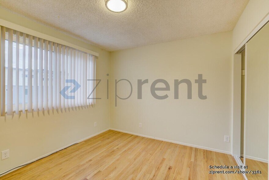 Building Photo - Unit