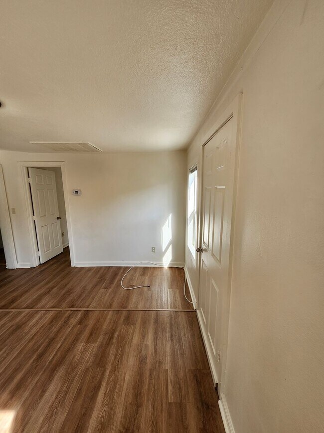 Building Photo - 1977 N F St