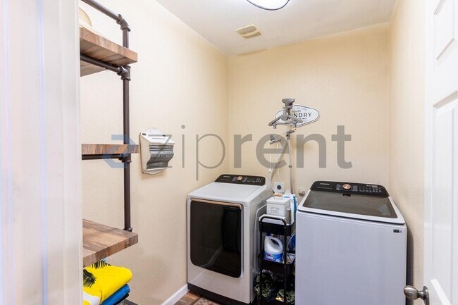 Building Photo - 18421 Shallow Pool Dr