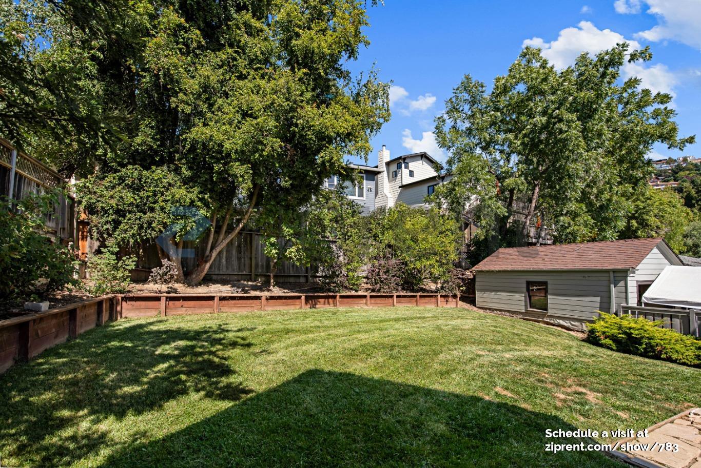 Building Photo - 938 Leo Way