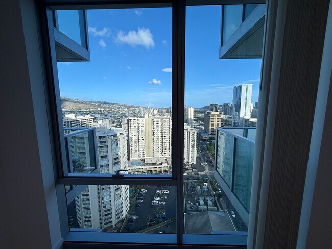 Building Photo - Azure 2405