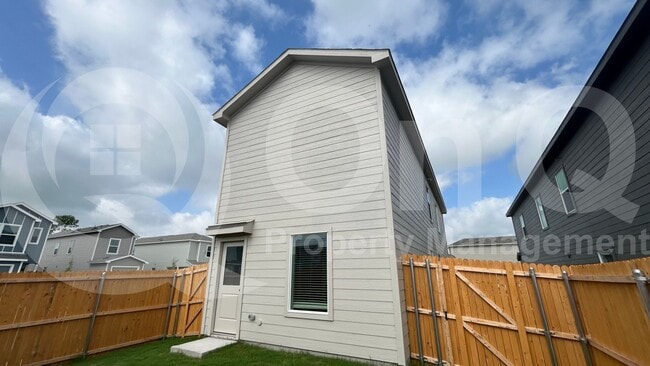 Building Photo - 6313 Kingfisher Wy