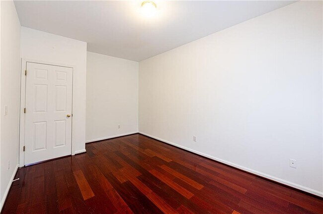 Building Photo - 2855 Olde Town Park Dr