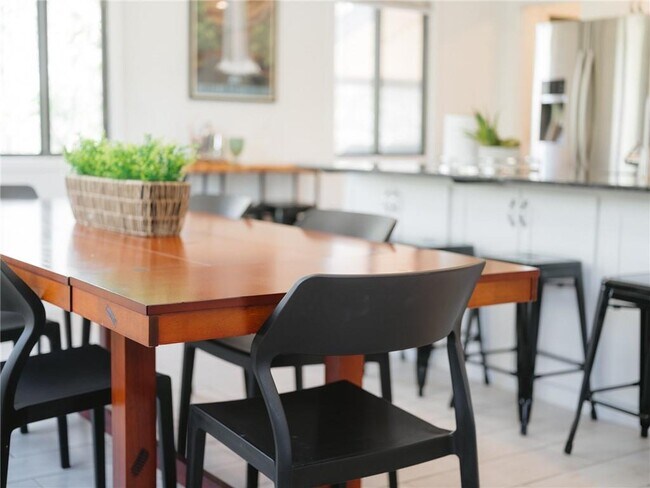 Building Photo - 2 Southport Ln