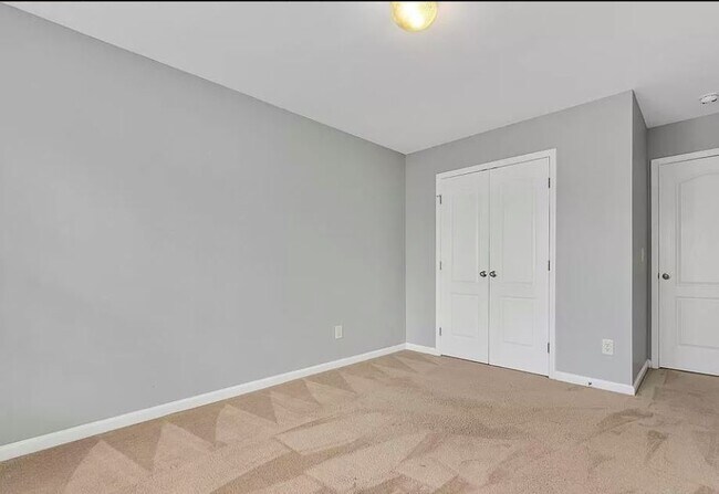 Building Photo - 3122 Binghampton Ln