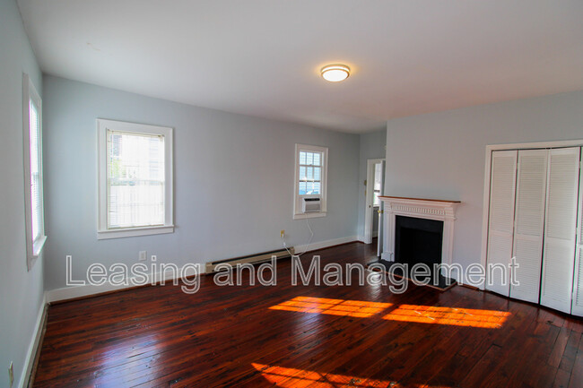 Building Photo - 27 Archdale St
