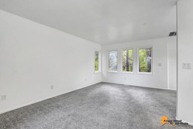 Building Photo - 12636 Silver Fox Ln