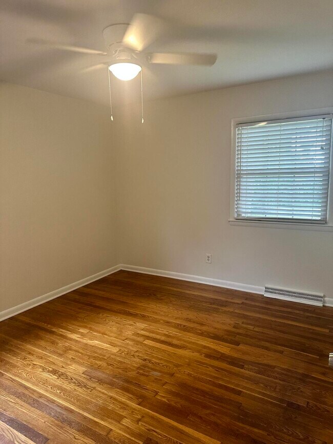 Building Photo - 2908 Argyle Dr