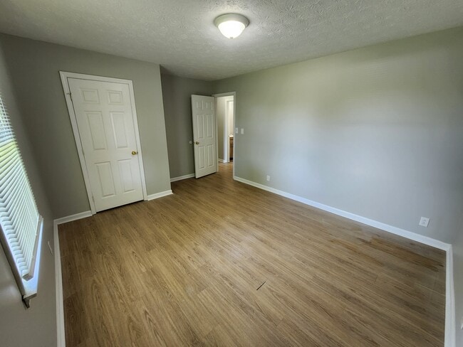 Building Photo - 109 Eagle Dr