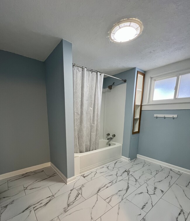 Building Photo - 1116 Murray Ave