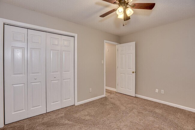 Building Photo - 4318 Sanderling Dr