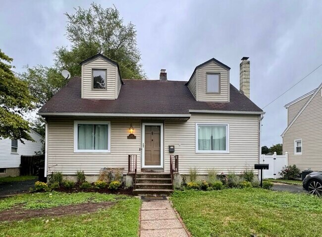 Primary Photo - 213 Pine St