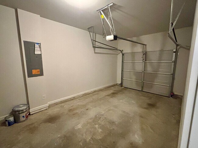 Building Photo - 2809 Ridgeview Dr