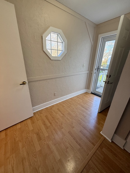 Building Photo - 610 S Blanchard St