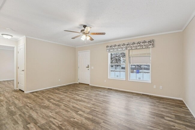 Building Photo - 4704 47th Ave