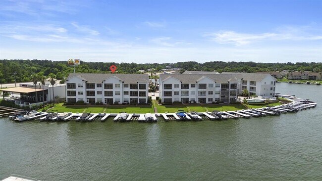 Building Photo - 168 Lake Point Blvd
