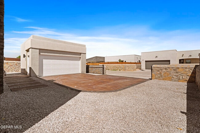 Building Photo - 2332 Mike Price Dr