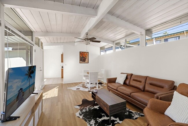 Building Photo - 139 W Canada