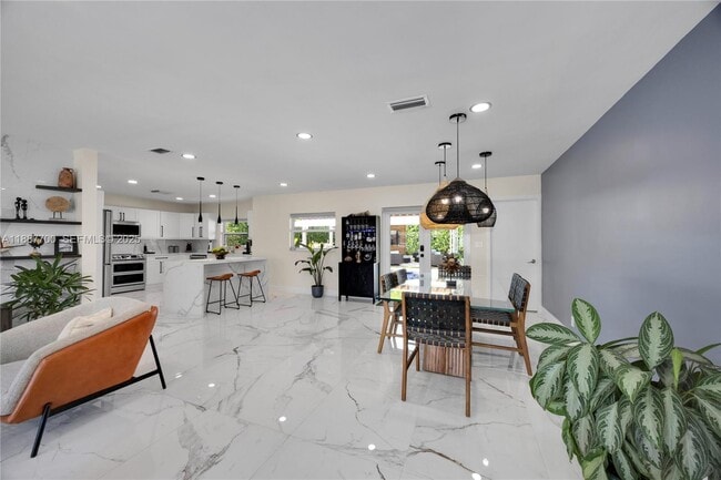 Building Photo - 5501 McKinley St