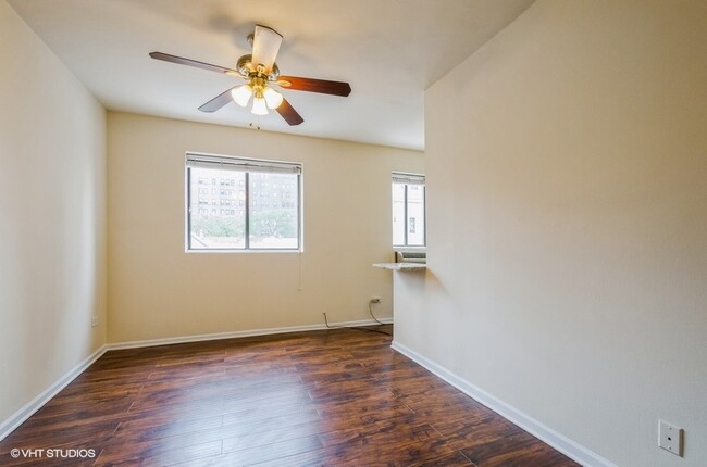Building Photo - 1430 N Dearborn Pkwy