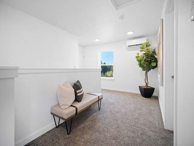 Building Photo - $500 OFF FIRST MONTHS RENT! Brand New Town...