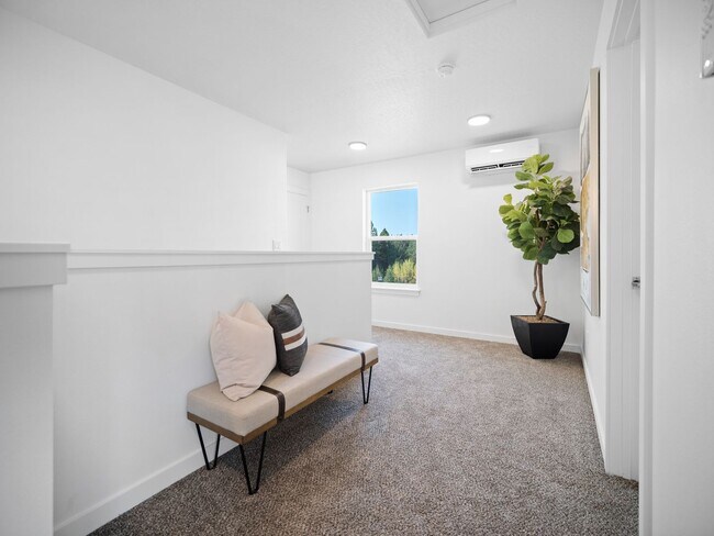 Building Photo - FIRST MONTH RENT FREE- Newer Townhome in Deer Park!