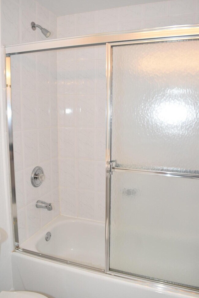 Building Photo - 2010 Taylor St