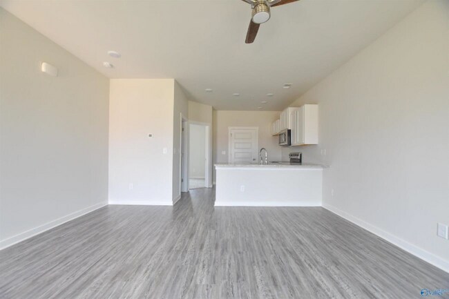 Building Photo - 350 Falling Water Ln SW