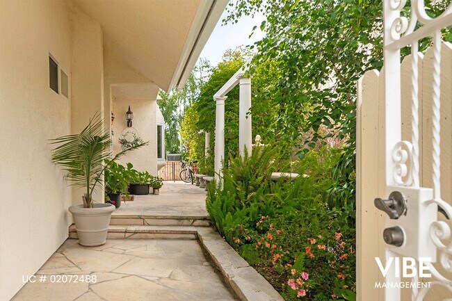 Building Photo - LEASED on 09-08-2025 -Gorgeous GUARD GATED...