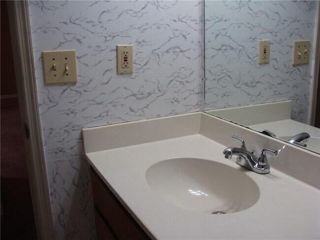 Building Photo - 3483 Fannin Dr