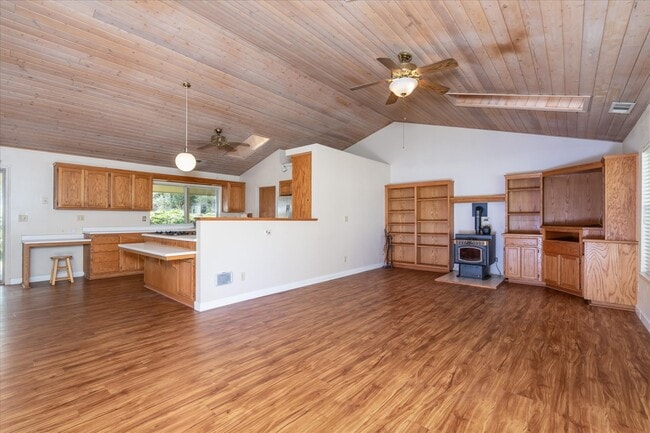 Building Photo - 51674 Rd 426