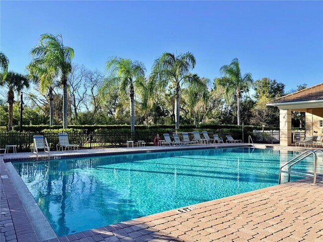 Building Photo - 819 Fairwaycove Ln