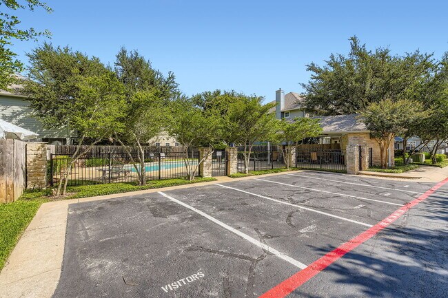 Building Photo - "Charming 3-Bed Townhouse Retreat with 151...