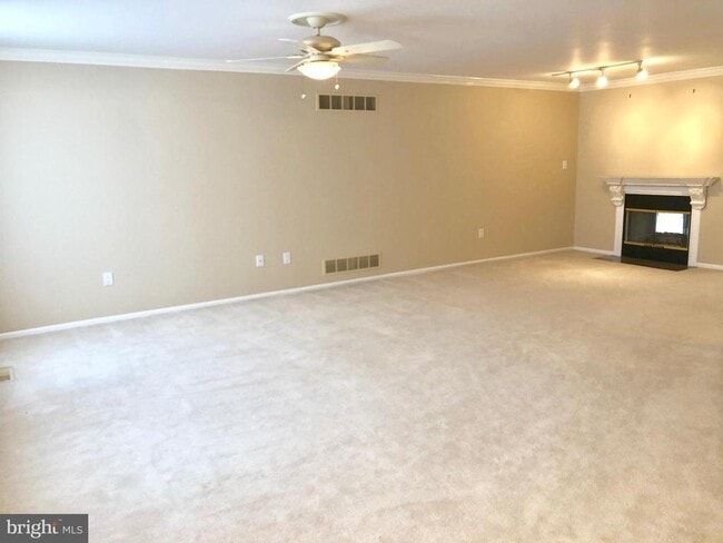Building Photo - 905 Kennedy Ct