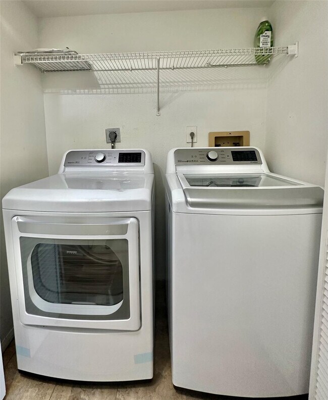 Building Photo - 2371 NW 33rd St