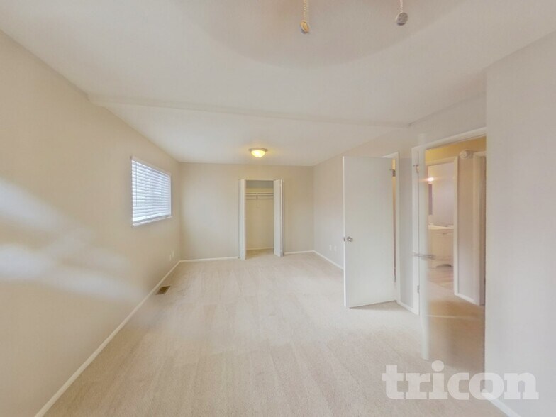 Building Photo - 1312 Rainier Dr