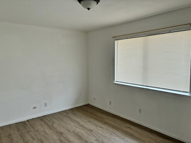 Building Photo - 4714 Greenholme Dr