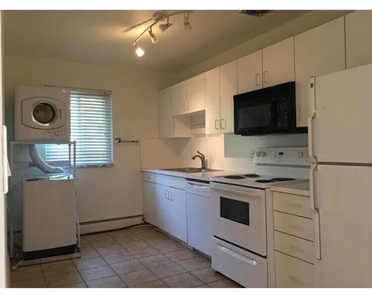 Building Photo - 475 S Adams Rd