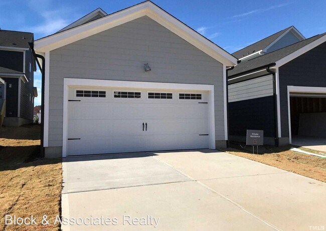 Building Photo - 3 br, 2.5 bath House - 682 Vine Parkway