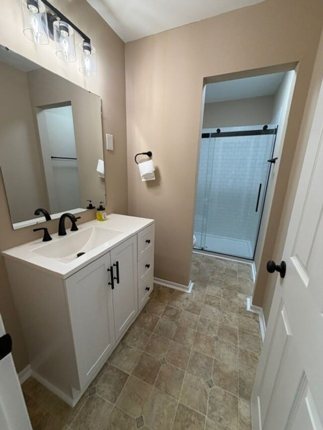 Building Photo - Burlington