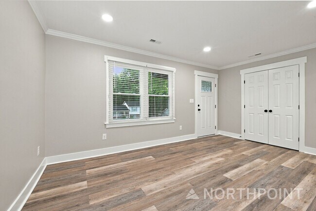 Building Photo - 7124 Sherbourne Dr