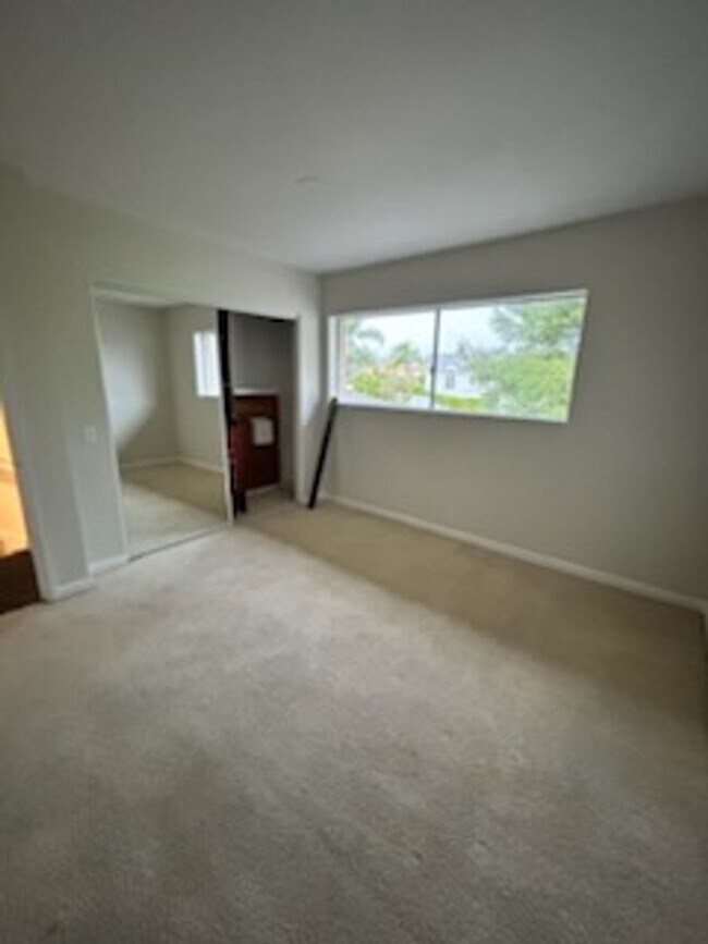 Building Photo - Spacious 5 Bedroom in Mission Viejo!