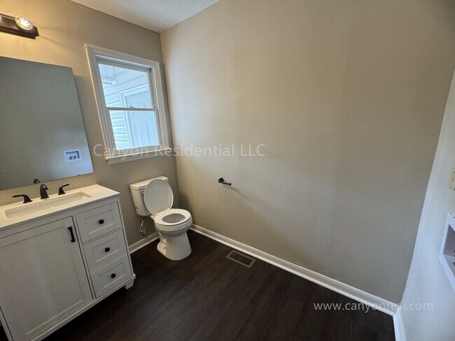 Building Photo - 6556 Rhemish Dr