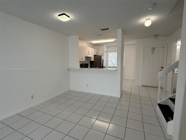 Building Photo - 17432 SW 140th Ct