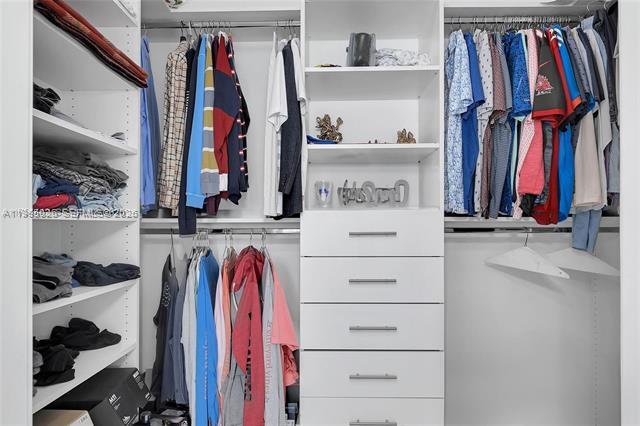 Building Photo - 480 NE 31st St