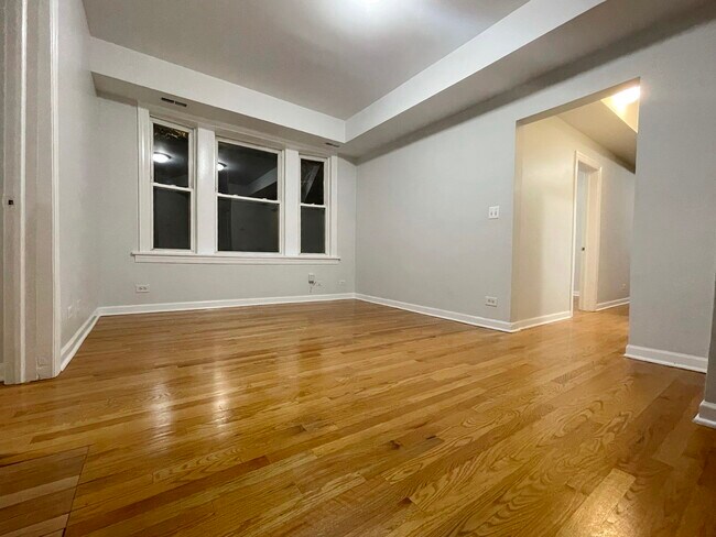 Building Photo - 3601 W Le Moyne St