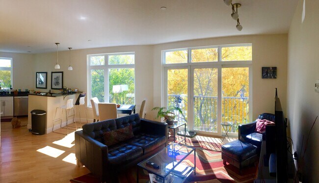 Building Photo - 15 Cameron Ave