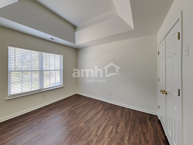 Building Photo - 5124 Kiev Dr