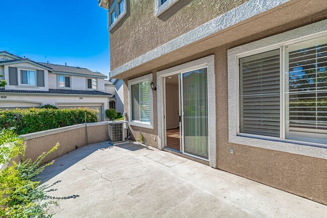 Building Photo - 25410 Dry Creek Ct